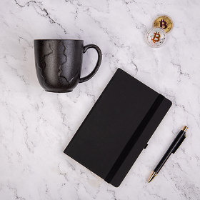 Набор подарочный BLACKNGOLD: кружка, ручка, бизнес-блокнот, коробка со стружкой (H35064)