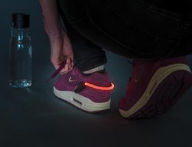 Фитнес-трекер с подсветкой на обувь, черный